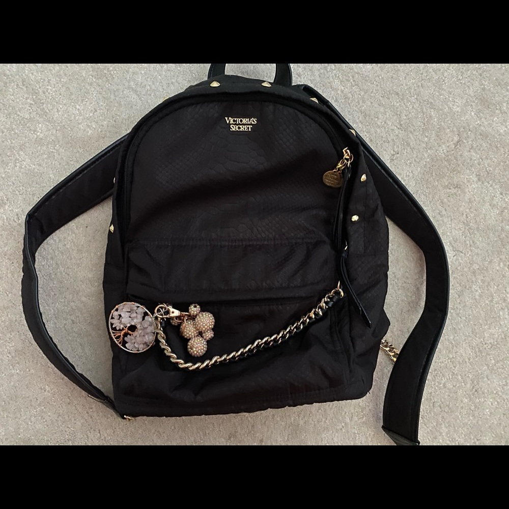 victoria’s secret backpack 🖤